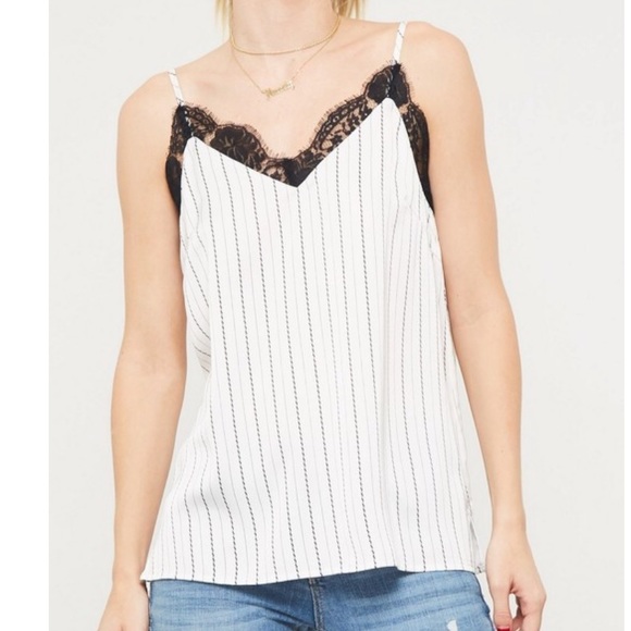 Last 1 | Promesa Lace Camisole - Picture 4 of 5